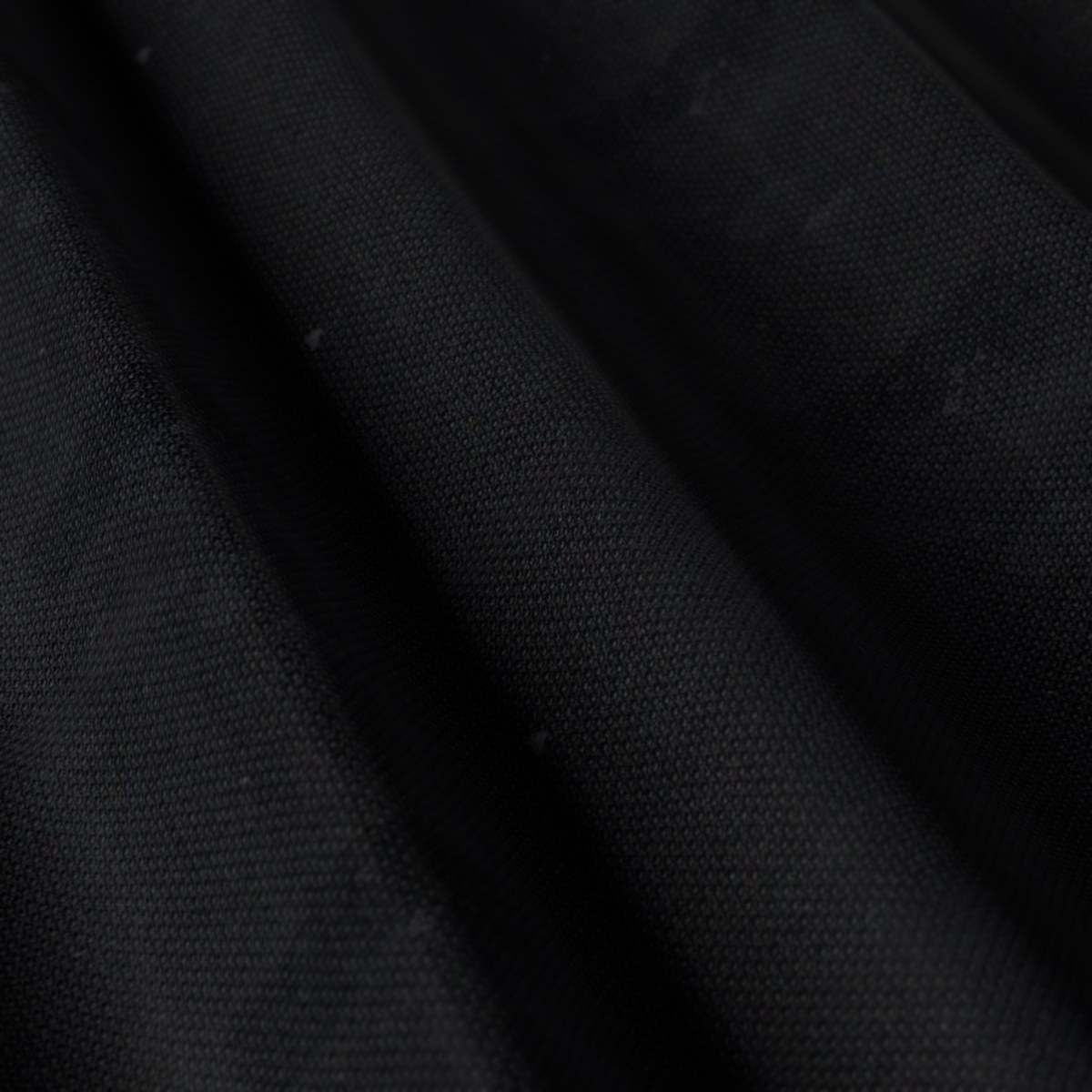 Loro Piana Super 150's Jacketing No. 29909, draped
