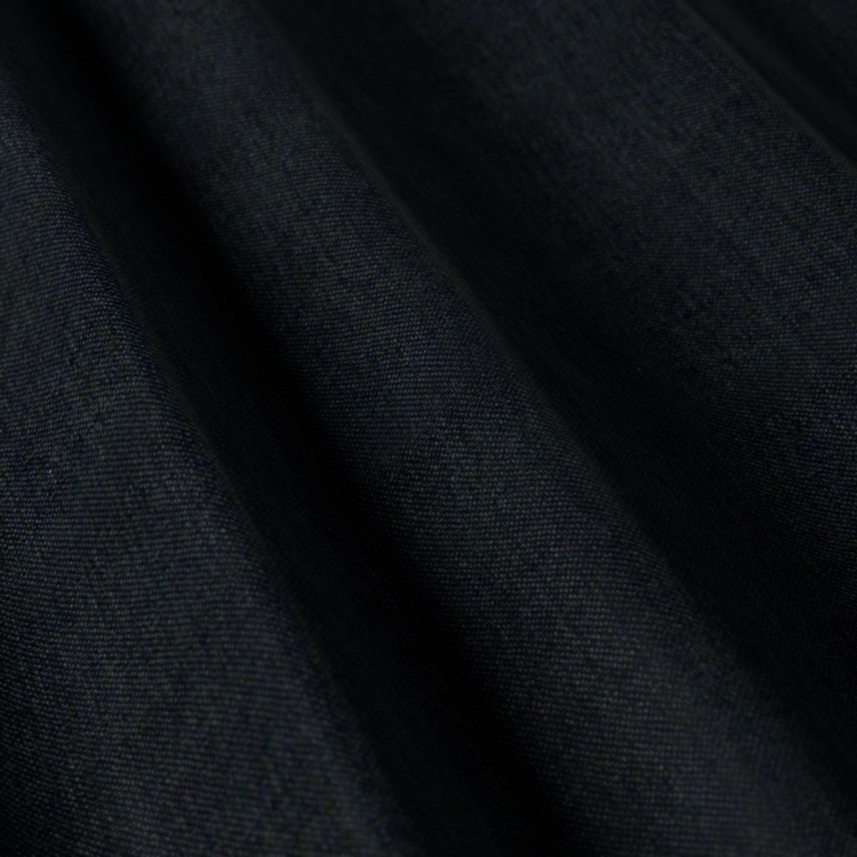Loro Piana Super 150's No. 27276, draped