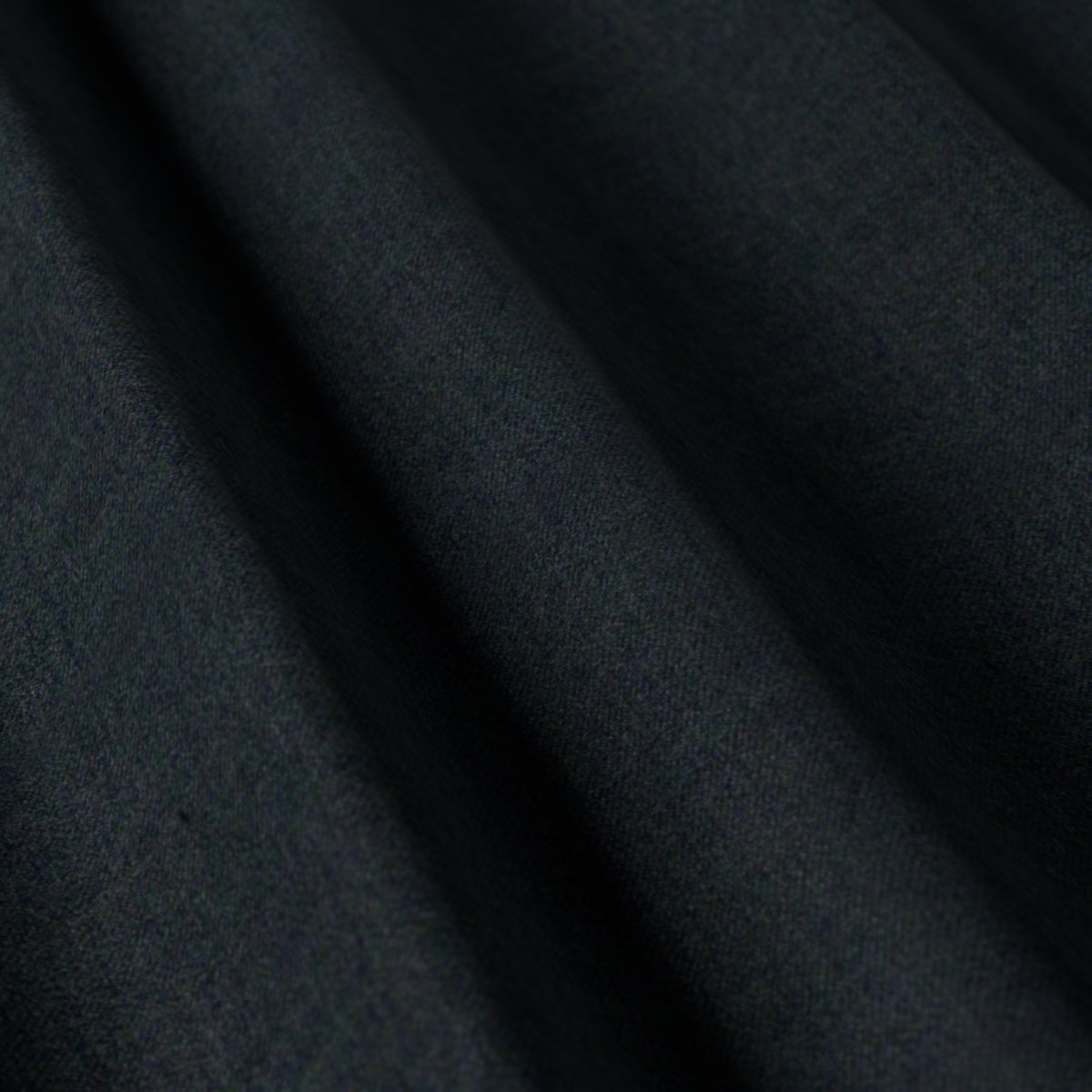 Loro Piana Super 150's No. 27280, draped